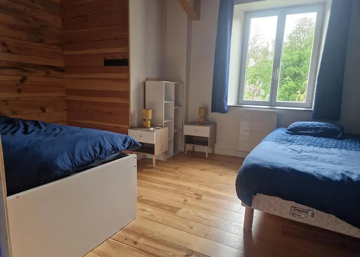 Des Catalpas * Vollore-Ville